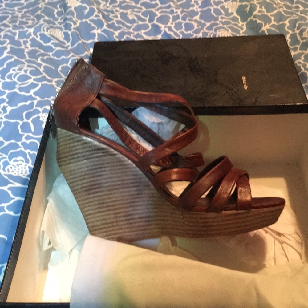 Dove vita shoes